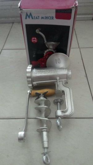 Gilingan Daging No. 10